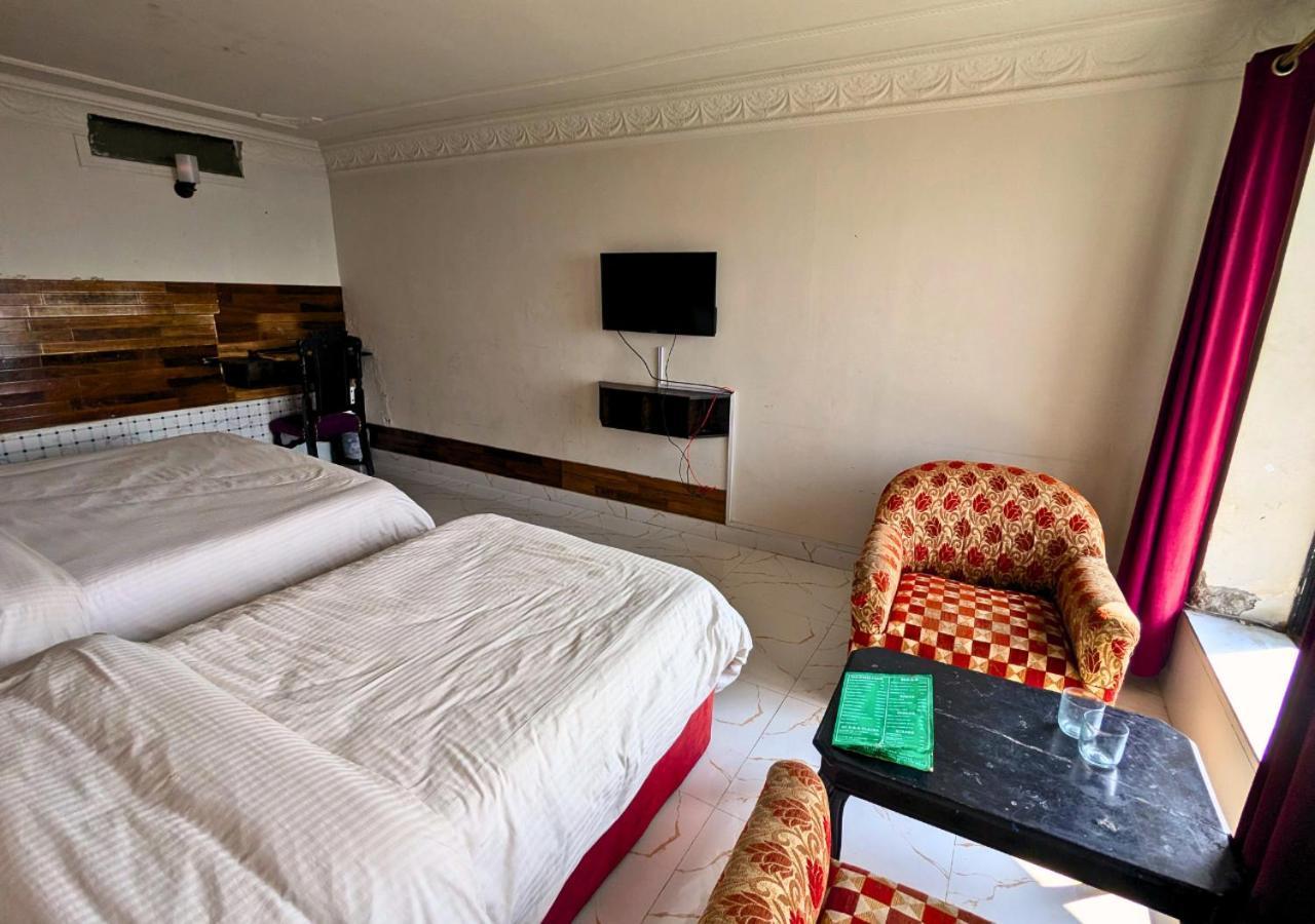 Grand Heights Hotel Murree Bagian luar foto