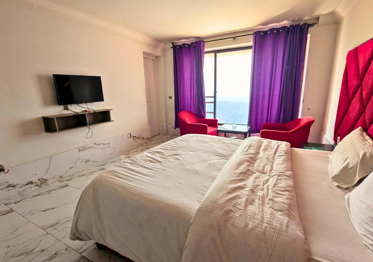 Grand Heights Hotel Murree Bagian luar foto